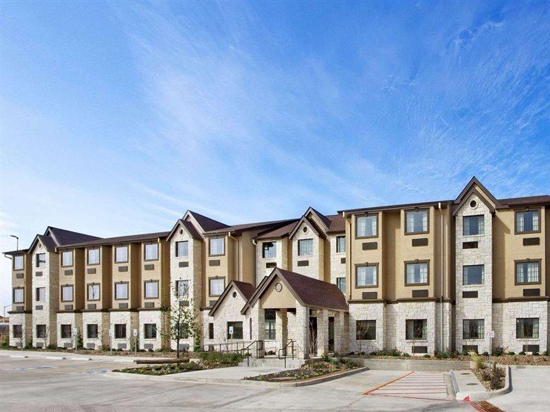 Hotel Microtel & By Wyndham Austin South 3*