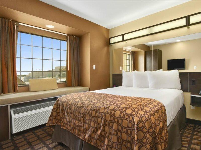 Microtel & By Wyndham Austin South Hotel