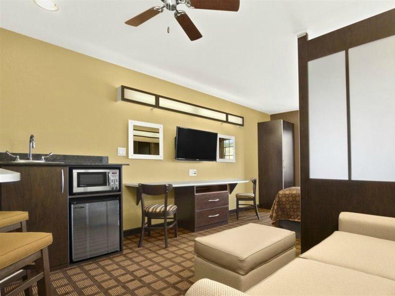 Microtel & By Wyndham Austin South Hotel 3*