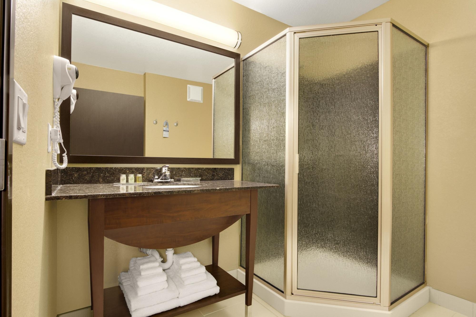 Microtel & By Wyndham Austin South Hotel 3*