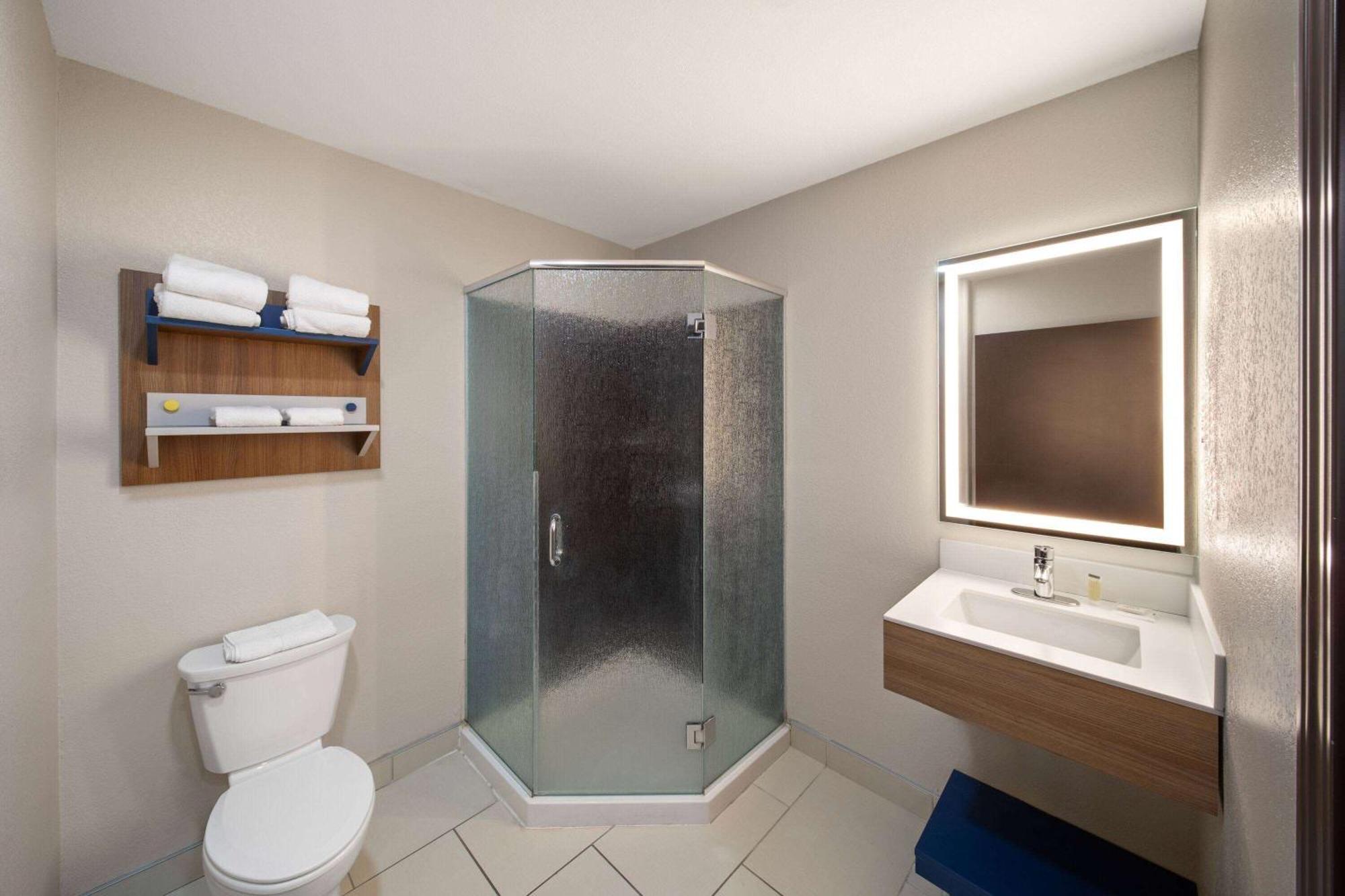 Hotel Microtel & By Wyndham Austin South