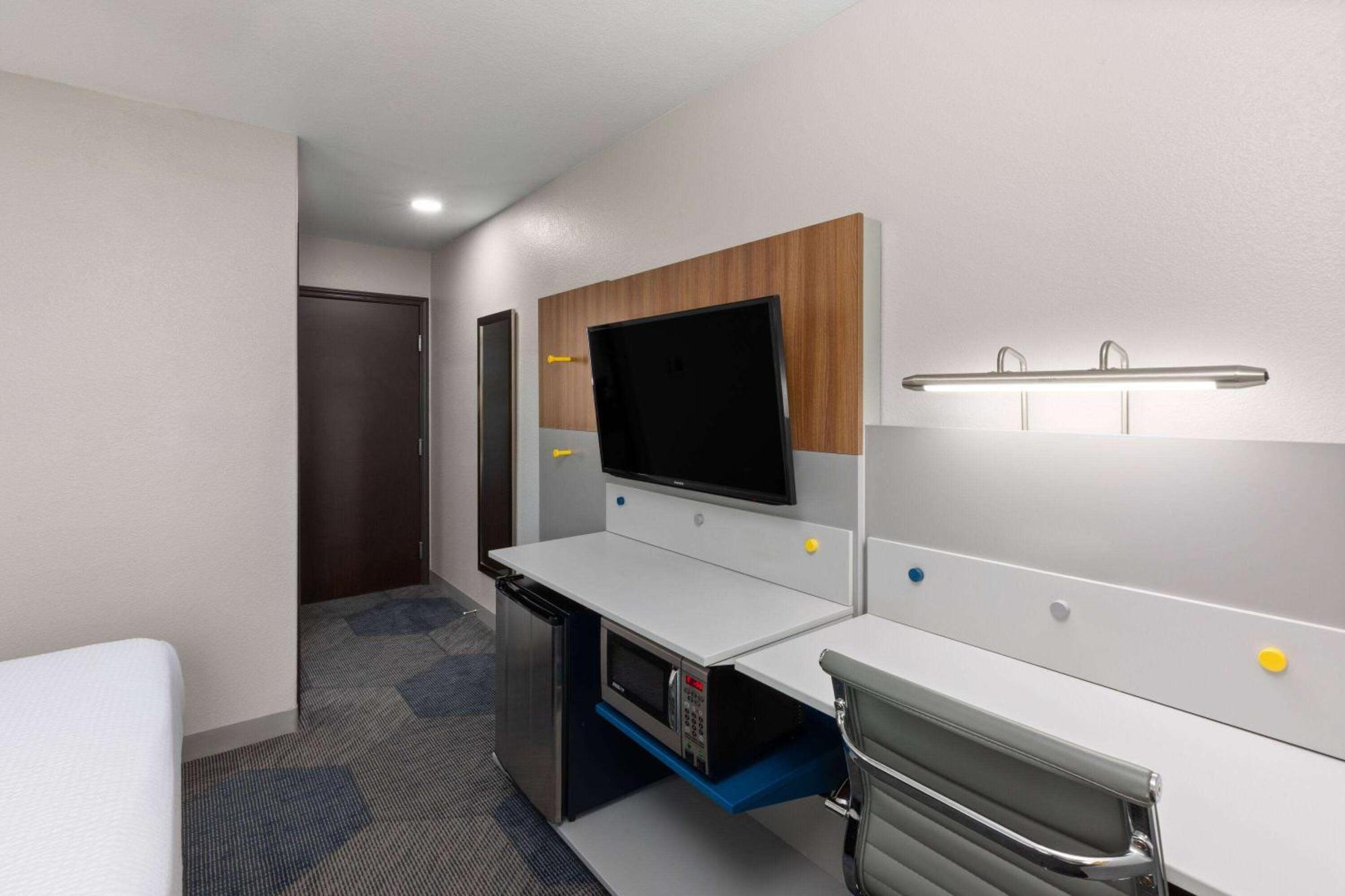 Hotel Microtel & By Wyndham Austin South 3*