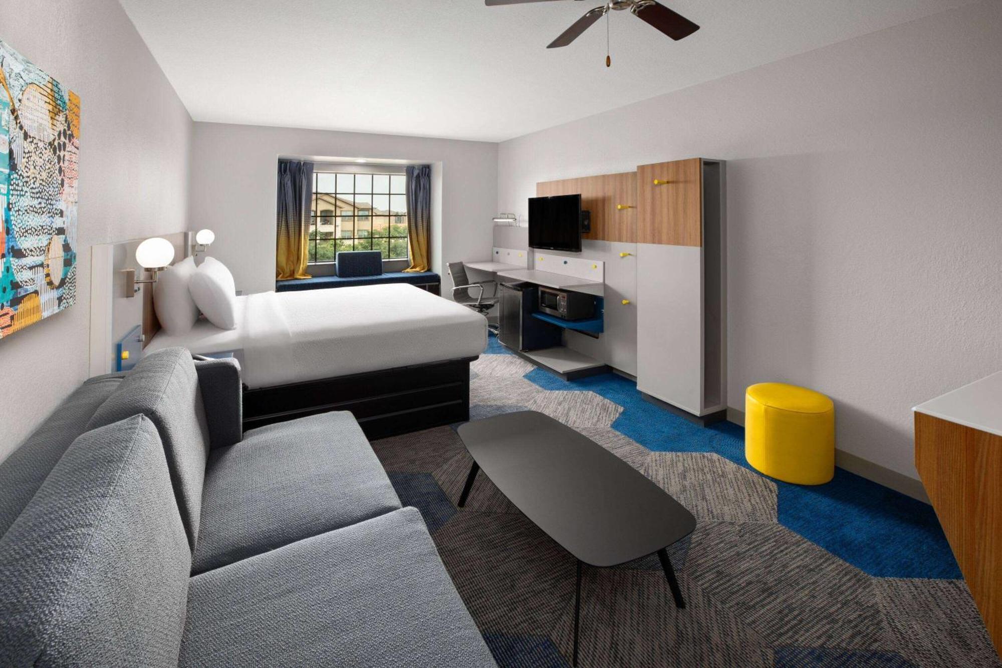 Microtel & By Wyndham Austin South
