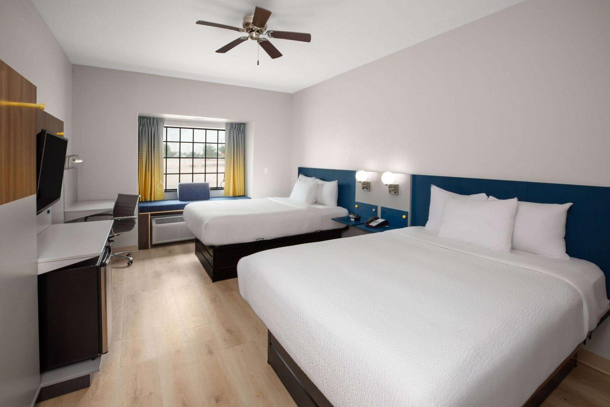 Microtel & By Wyndham Austin South