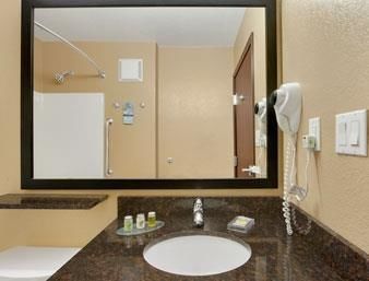 Microtel & By Wyndham Austin South 3* Buda