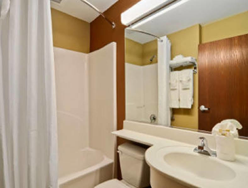 Hotel Microtel & By Wyndham Austin South 3*