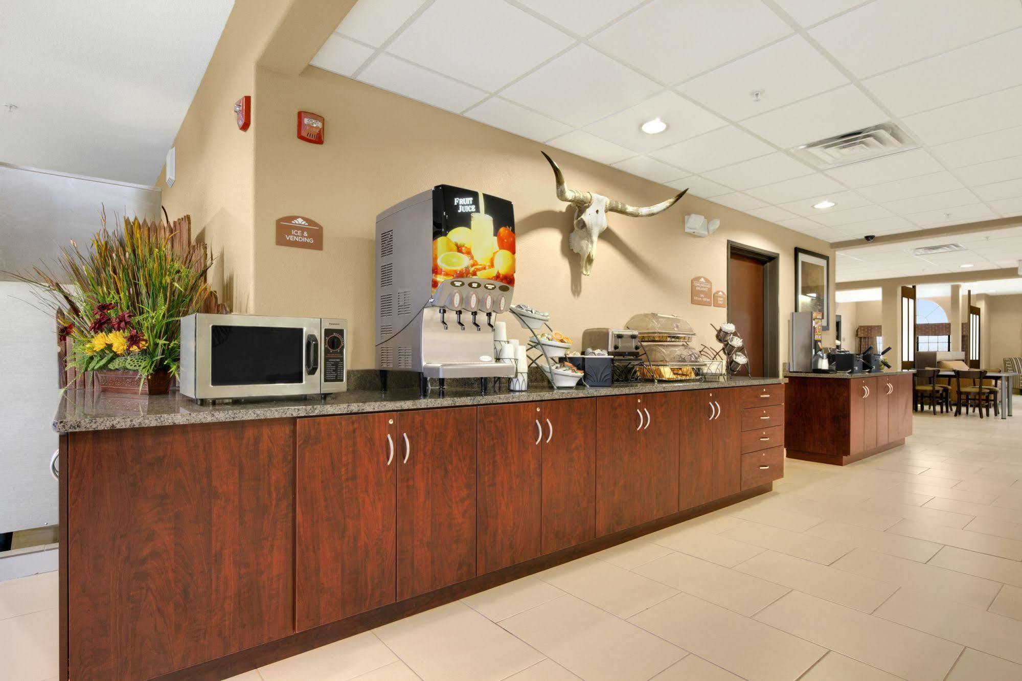 Hotel Microtel & By Wyndham Austin South 3*