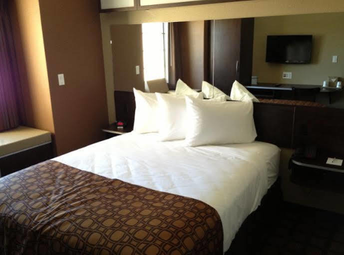 Microtel & By Wyndham Austin South Hotel Buda
