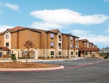 Microtel & By Wyndham Austin South Hotel 3*