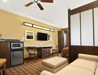 Microtel & By Wyndham Austin South 3* Buda