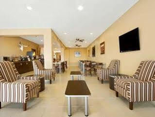 Hotel Microtel & By Wyndham Austin South 3*